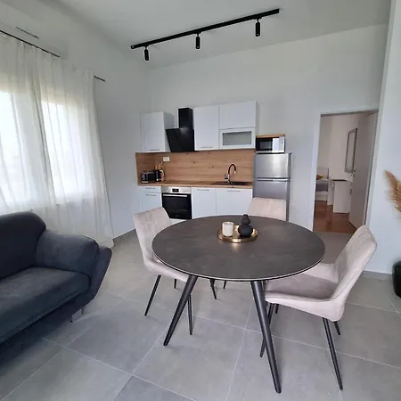 Apartment Benic *